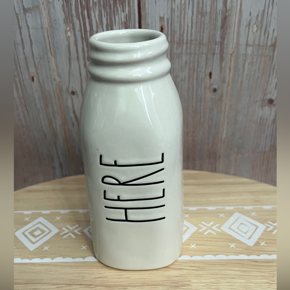 GUC Rae Dunn “Here” vase 5.5” tall & 2.25” wide